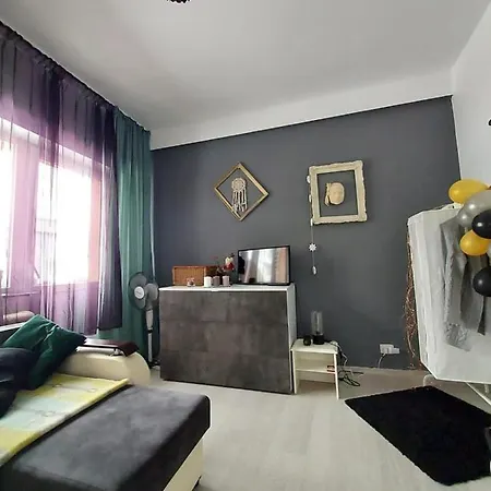Апартаменти Old Town Cozy