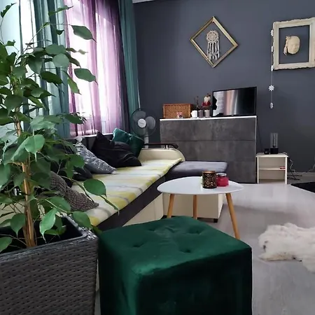 Апартаменти Old Town Cozy *