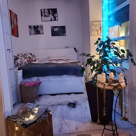 Апартаменти Old Town Cozy